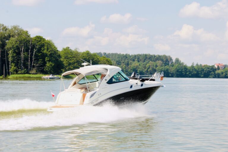 boating-boat-lakeshore-lakeside-speed-summert-2025-03-09-22-57-11-utc-min